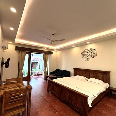 Riviera Sapphire Siolim Exterior foto