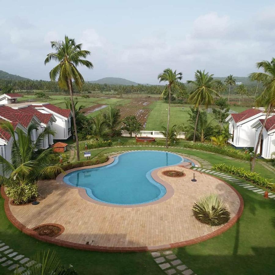 Riviera Sapphire Siolim Exterior foto