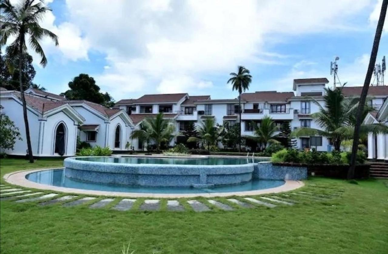 Riviera Sapphire Siolim Exterior foto