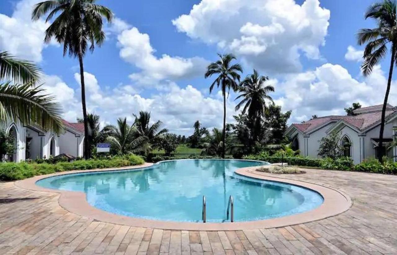 Riviera Sapphire Siolim Exterior foto