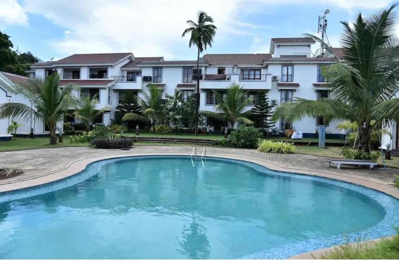 Riviera Sapphire Siolim Exterior foto