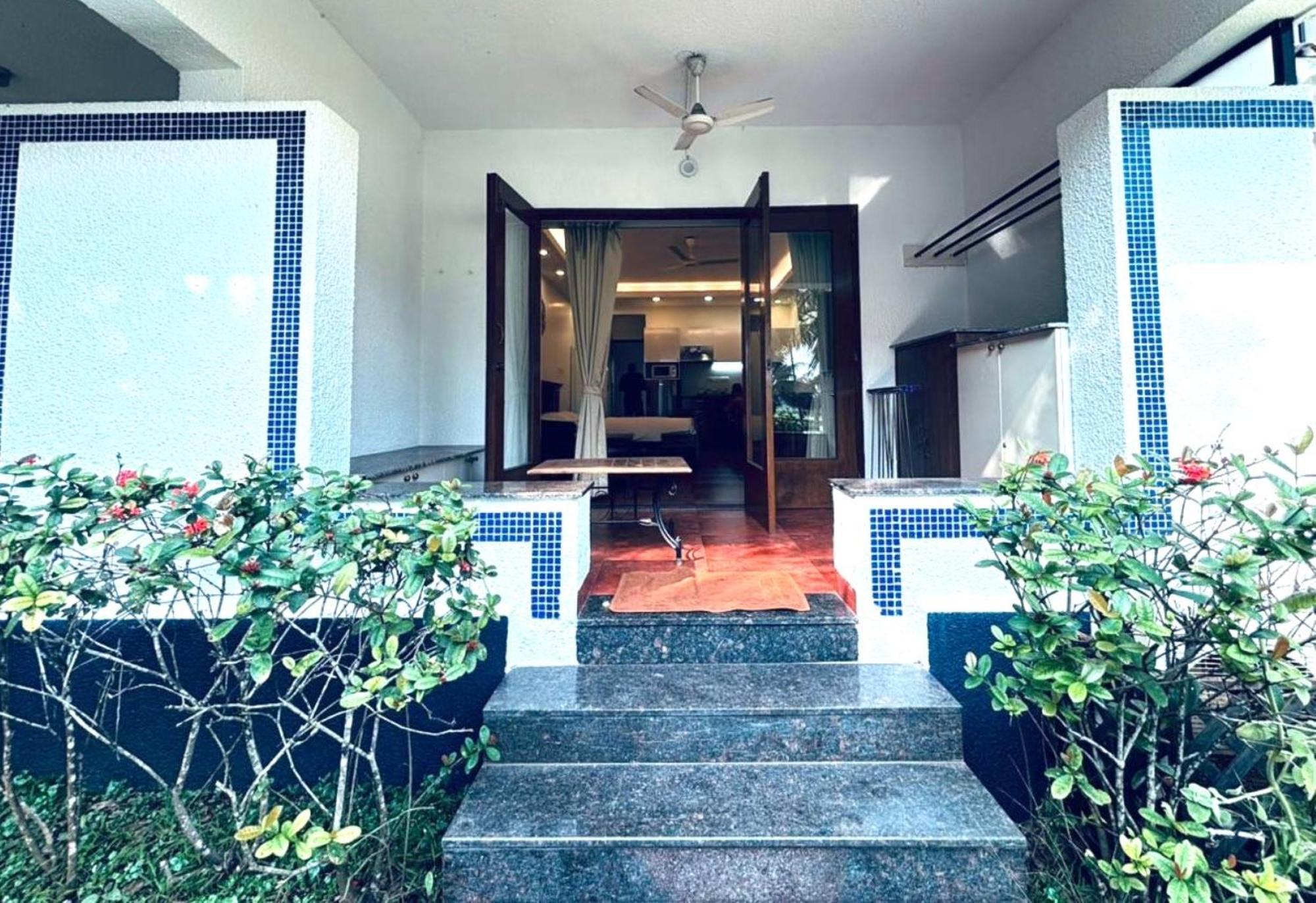 Riviera Sapphire Siolim Exterior foto